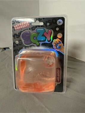 Sqzy Peach Extreme Squeezy Light-Up Needoh-like Stress Toy
